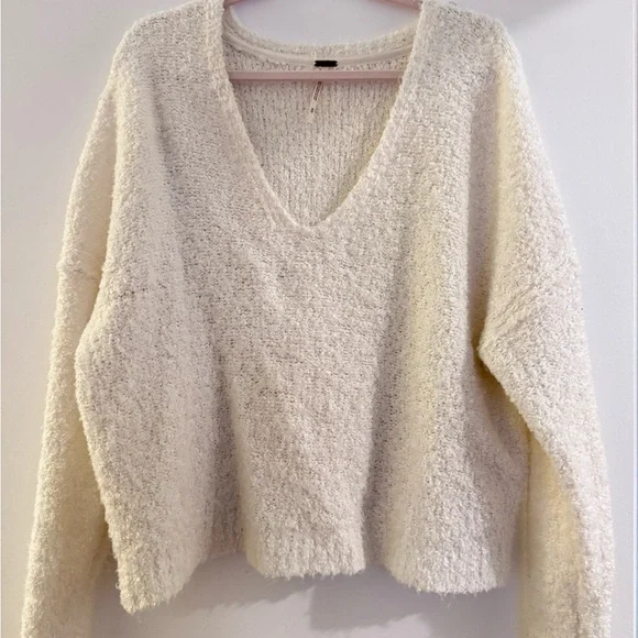 Free People White/Cream sweater size Medium - Picture 1 of 3